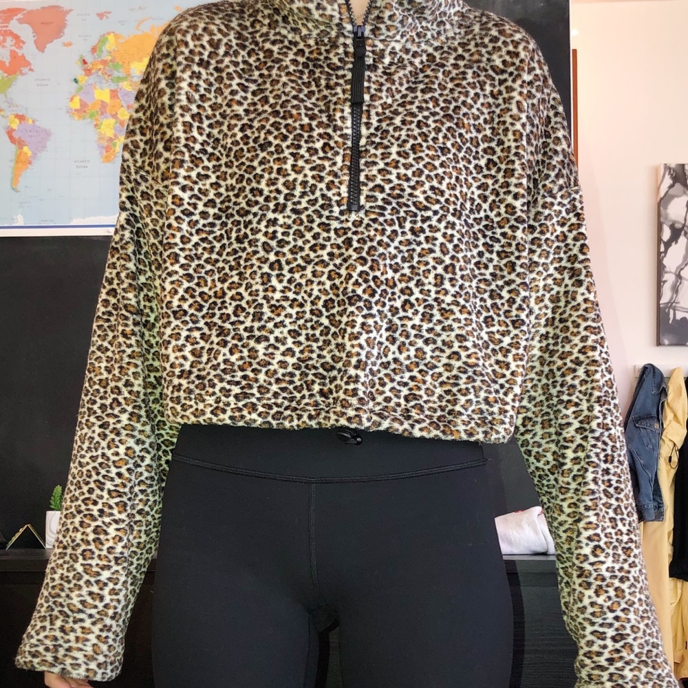 great condition super soft half zip!